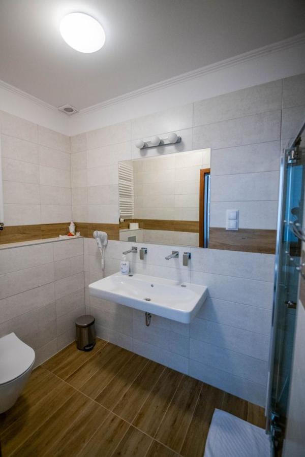 Hotel Palacowa Narol Ngoại thất bức ảnh