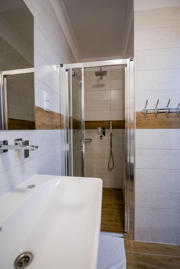 Hotel Palacowa Narol Ngoại thất bức ảnh