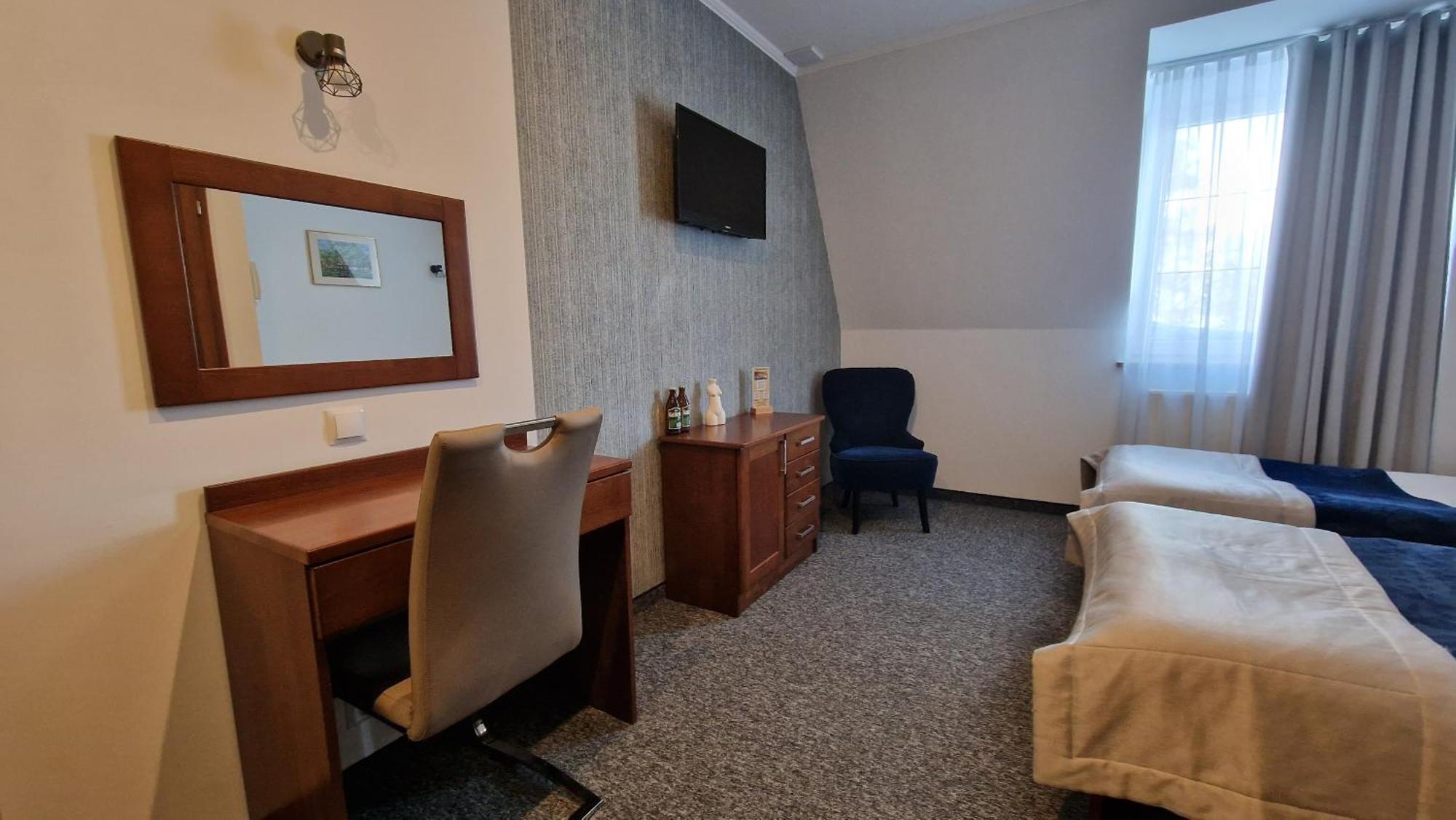 Hotel Palacowa Narol Ngoại thất bức ảnh