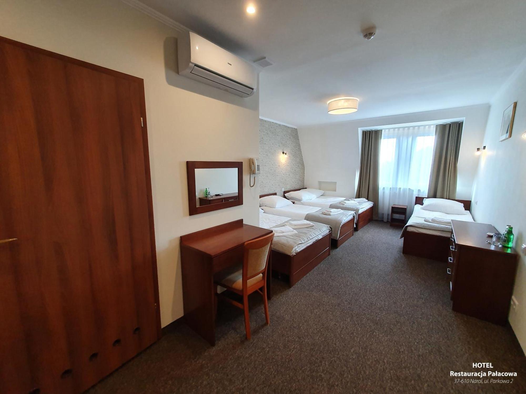 Hotel Palacowa Narol Ngoại thất bức ảnh